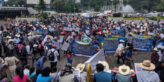 The march begins to form outside of the Supreme Court of Justice.
